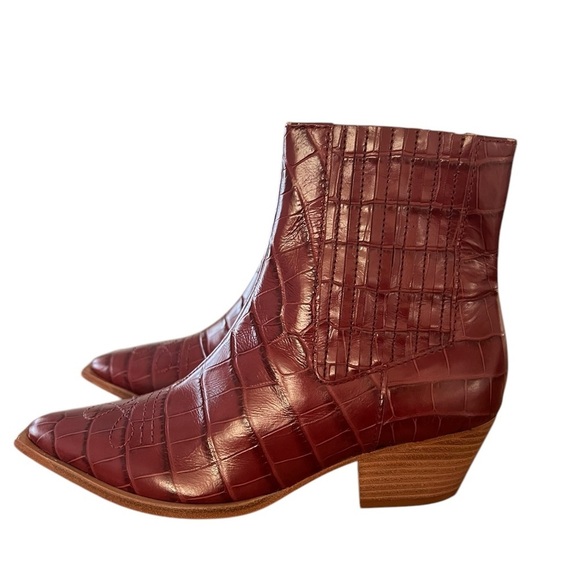 NWOB Schutz Women’s Briani Crocodile Embossed Leather Booties in size 6 - Picture 6 of 10